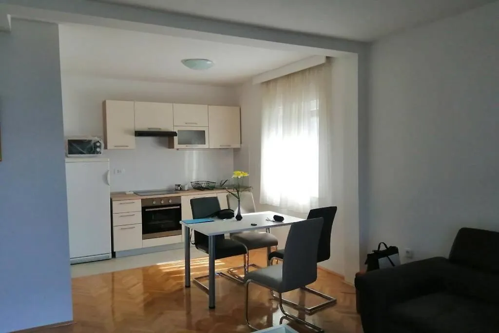 شقة Apartman Belvedere **** نوفي فينودولسكي كرواتيا